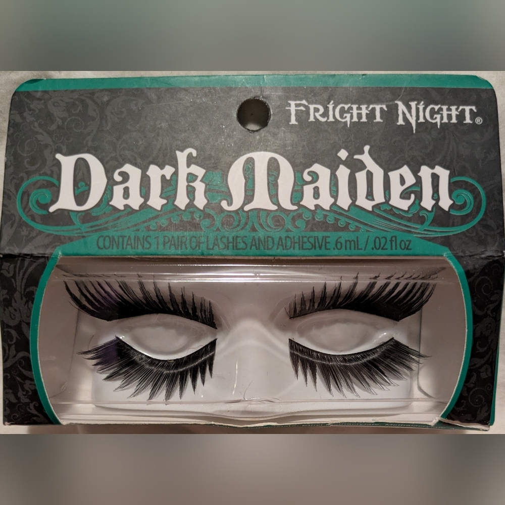 Dark Maiden Black Dramatic Lashes
